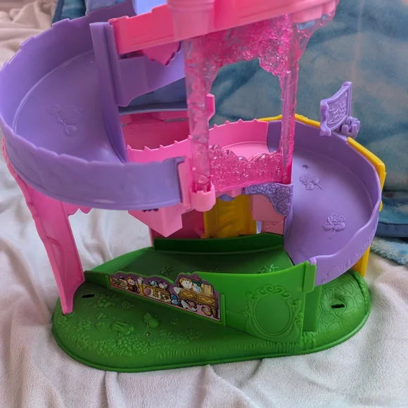 Princess Castle and Wheelies - Picture 4 of 4